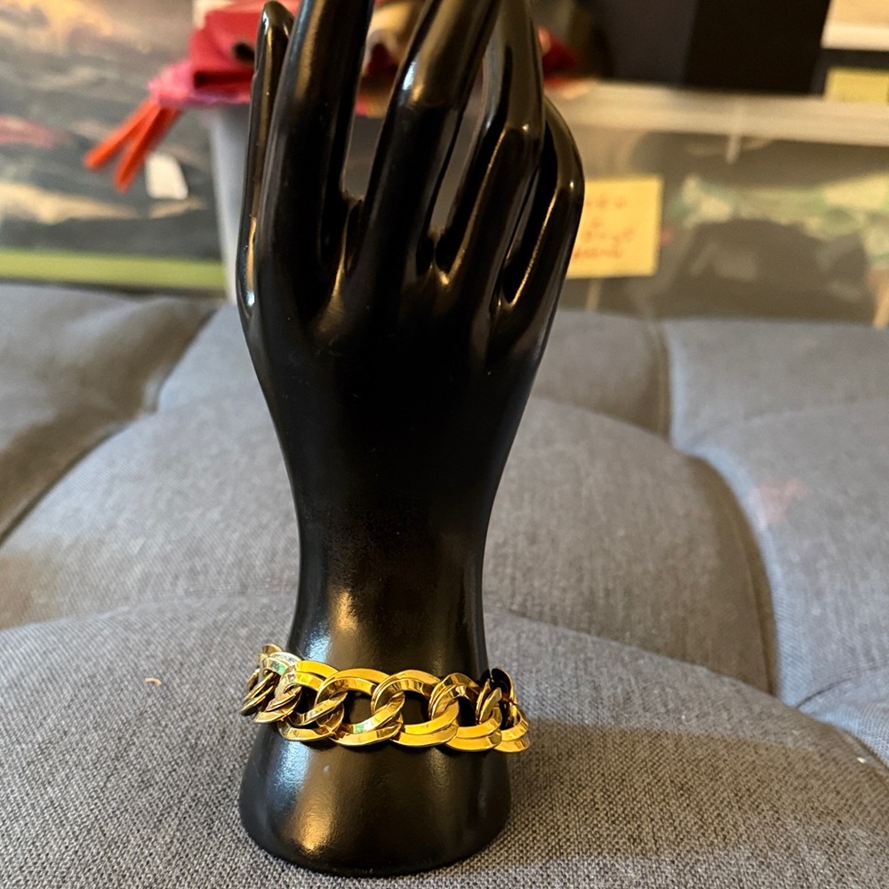 Monet Vintage 1980’s Gold Plated Double Link Chain Bracelet. Signed. Size 6.75 - Picture 2 of 5